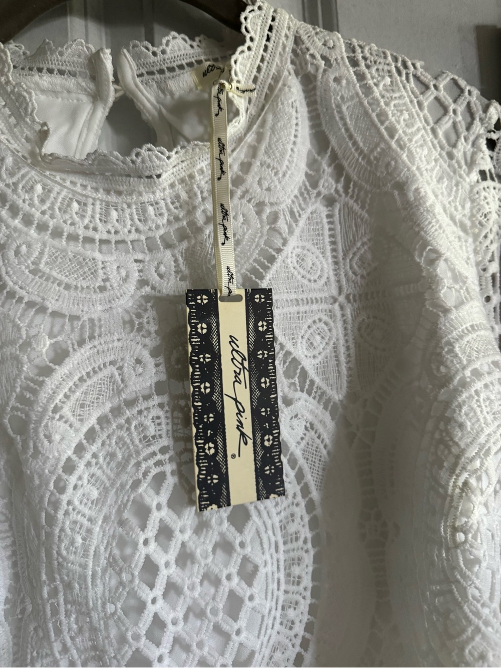 Ultra Pink White Lace Long Sleeve Blouse • Scalloped Hem
